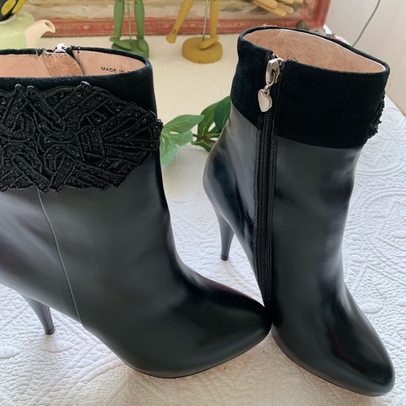 ALANNAH HILL Black Leather Beaded Feature Ankle Boots Sz 8 Heart Zip-Designer🤎 - Picture 10 of 16